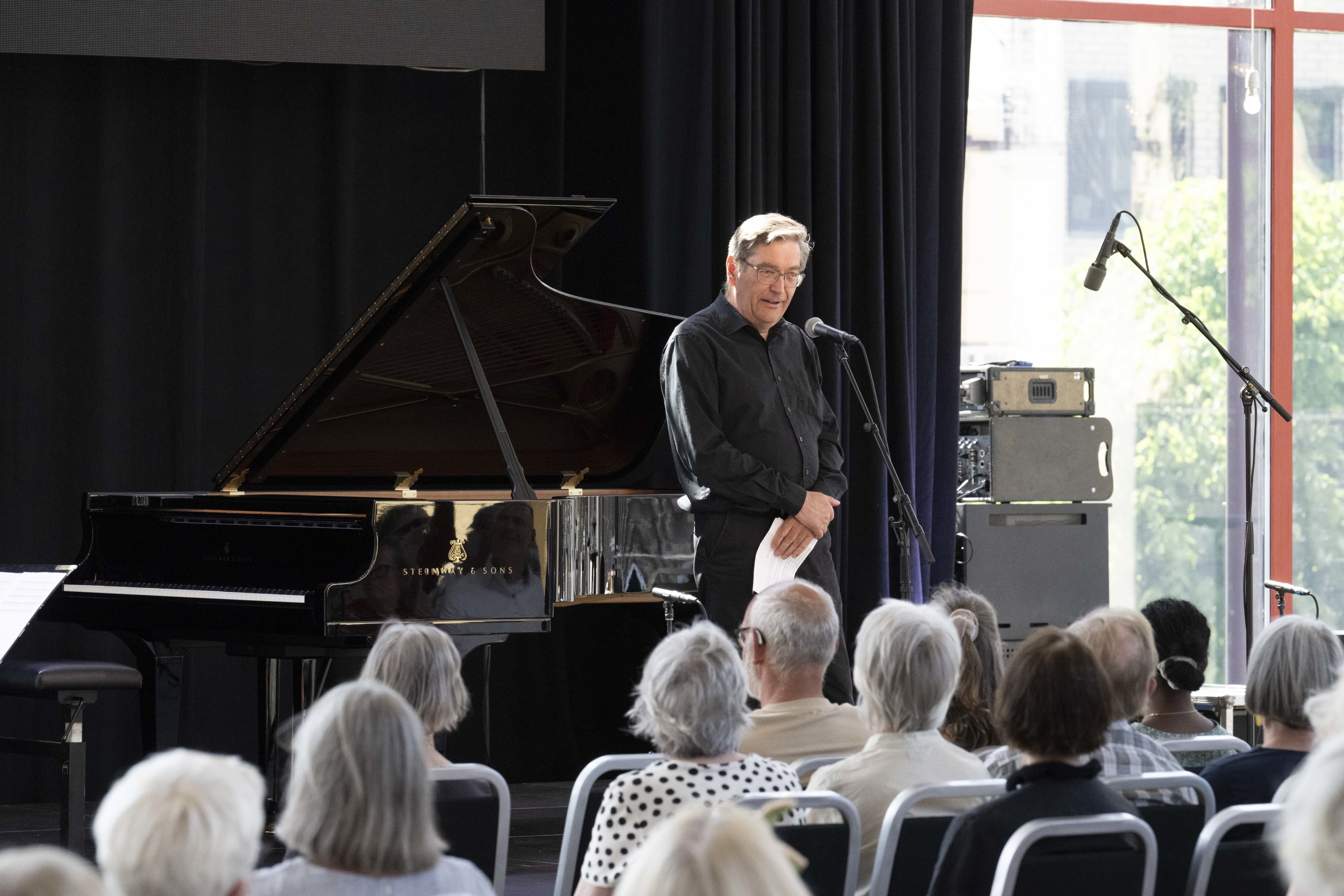 Stikk innom 50 år. Foto: Thor Brødreskift